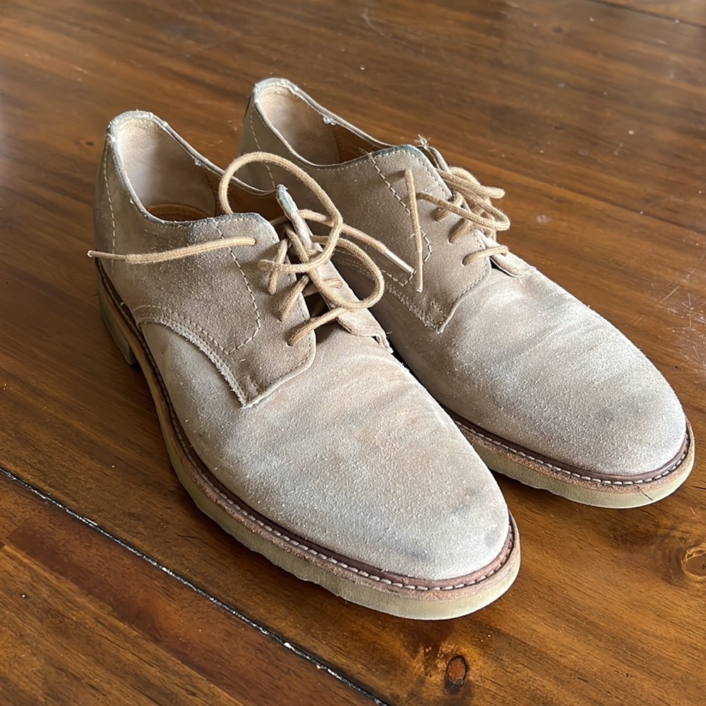 FRYE mens Jim Oxford Sand Suede shoes. Size 10.